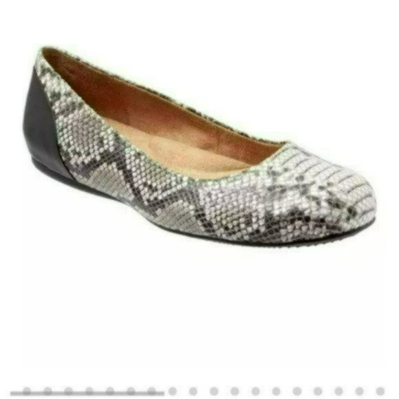 Softwalk Sonoma Flat Snake Grey - Picture 9 of 11